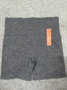 Colsie Women's Size Small Seamless Ribbed Bike Shorts Heather Gray